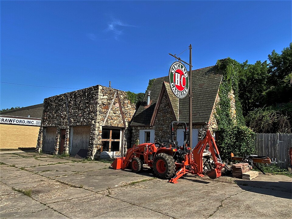 Photograph of Snowden S. Mouse Service Station and Tourist Home