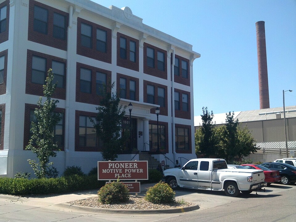 Photograph of ATSF Motive Power Building