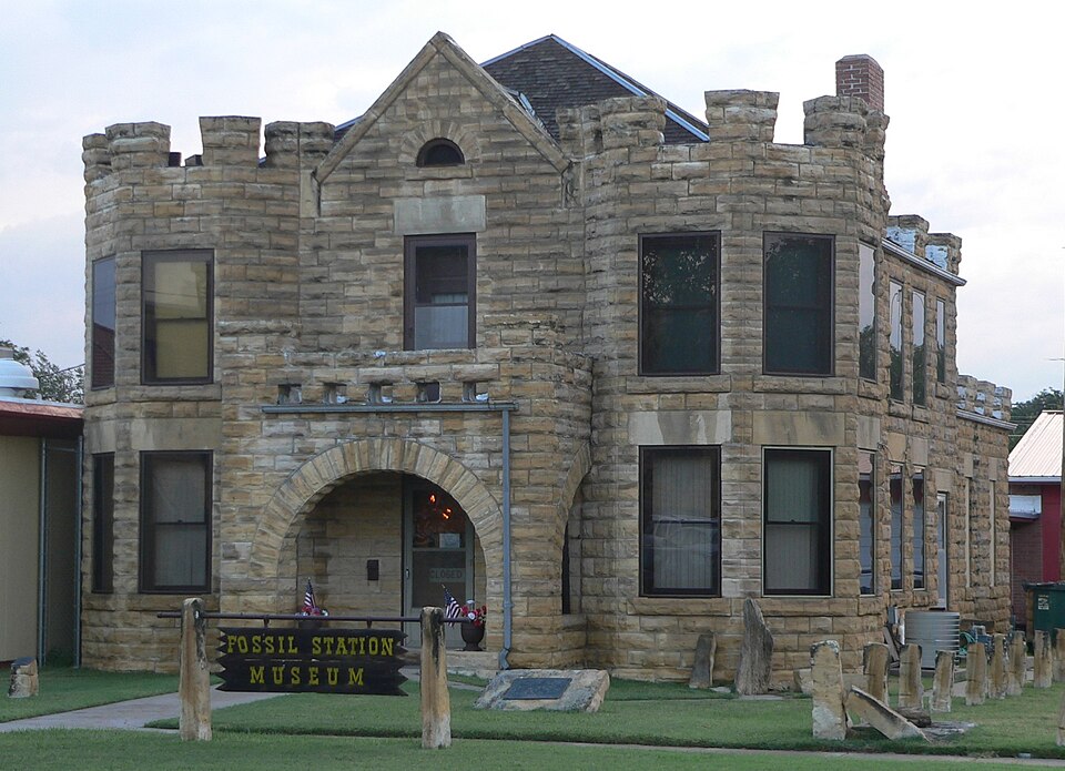 Photograph of Russell County Jail and Sheriff's Residence