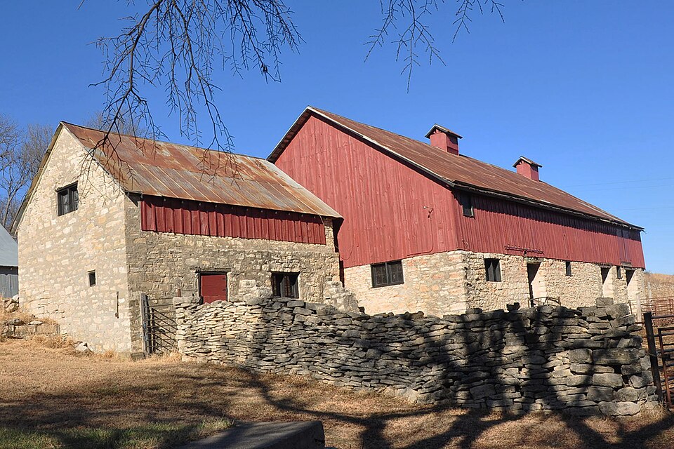 Photograph of Peter Thoes Barn