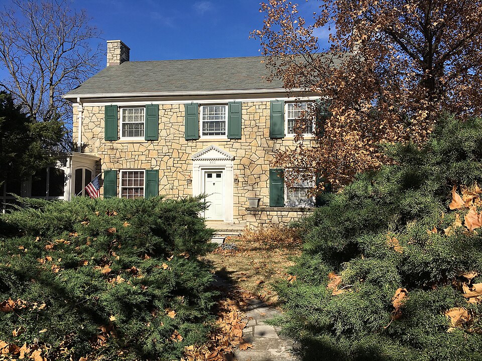 Photograph of Ray L. Smith House