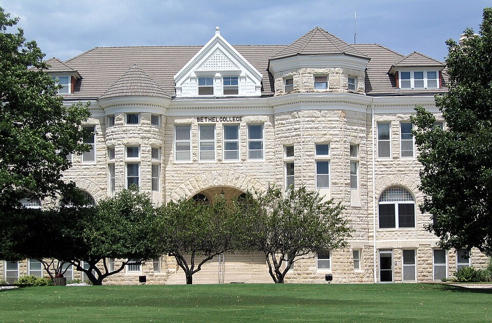 Photograph of Bethel College Administration Building