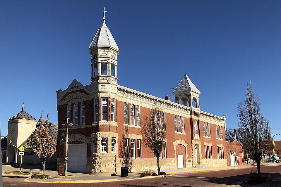Photograph of Kingman City Building