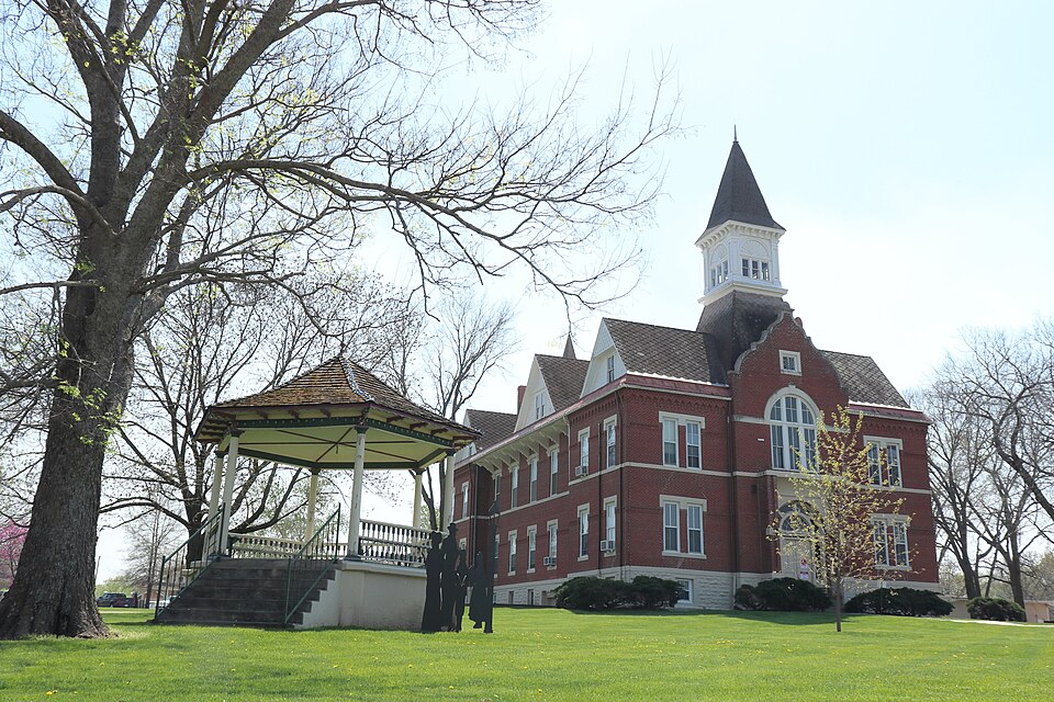 Photograph of Linn County Courthouse