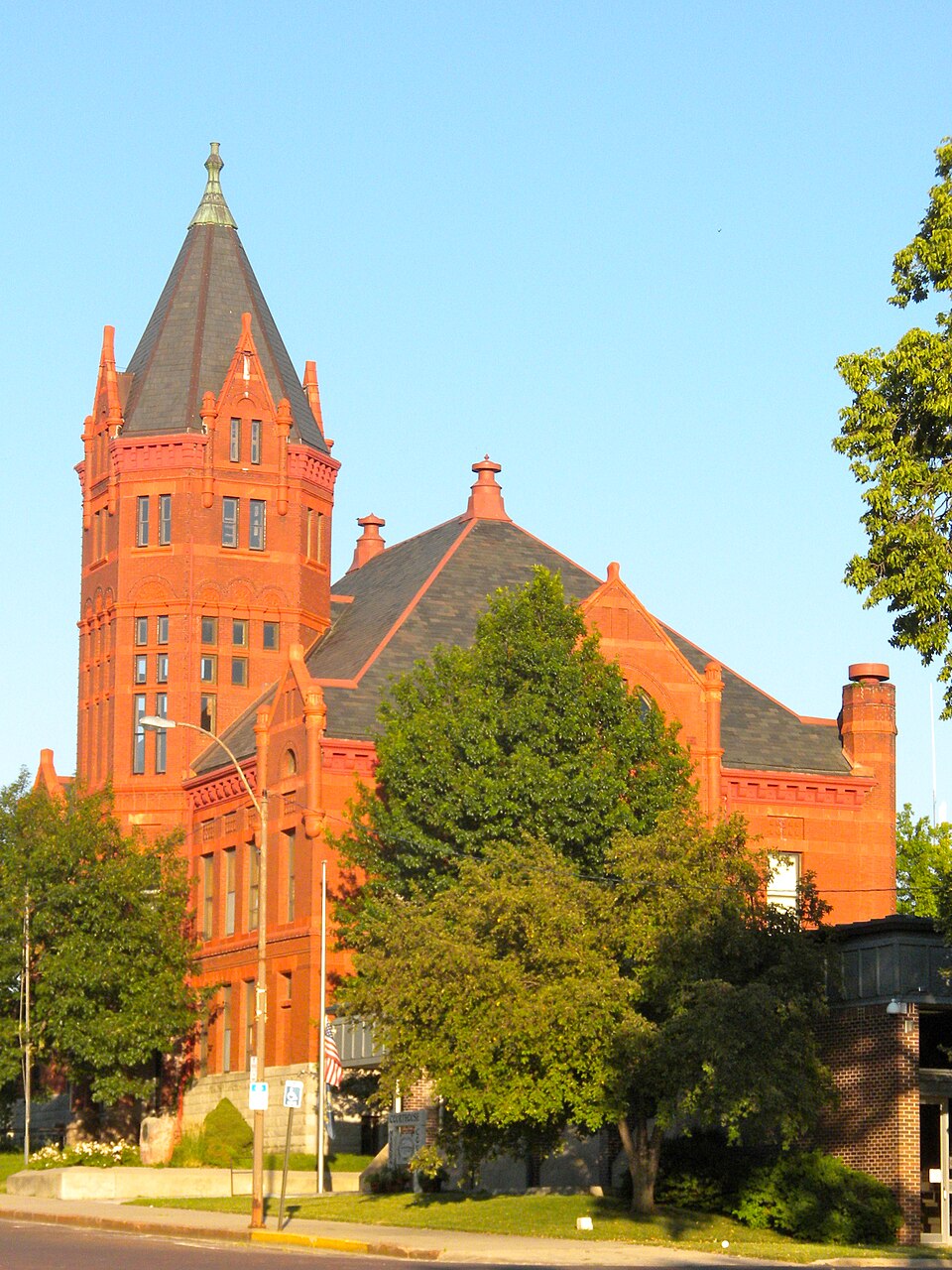 Photograph of Marshall County Courthouse