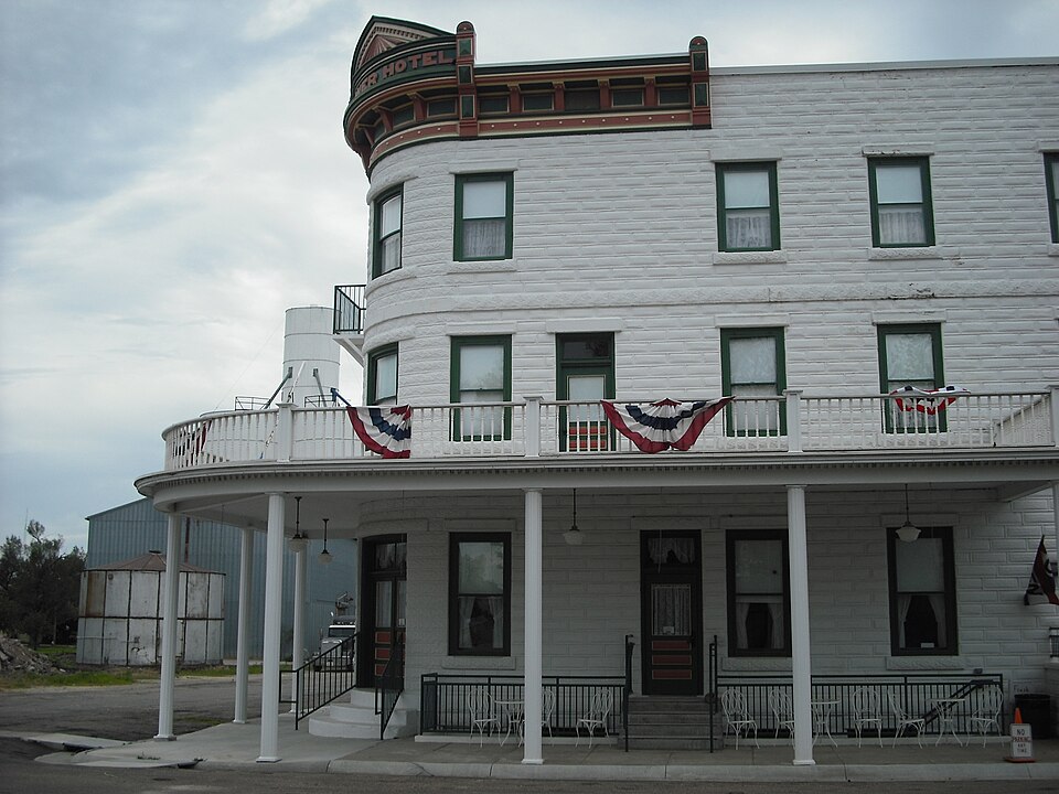 Photograph of Weaver Hotel