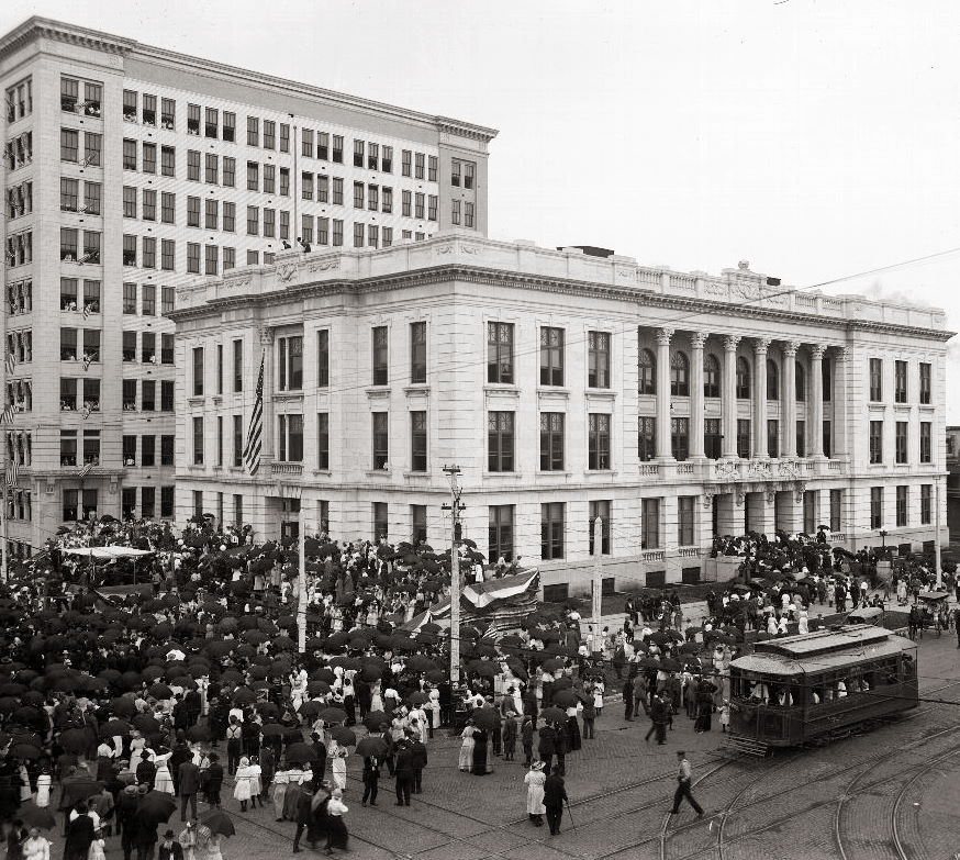 Photograph of Memorial Building