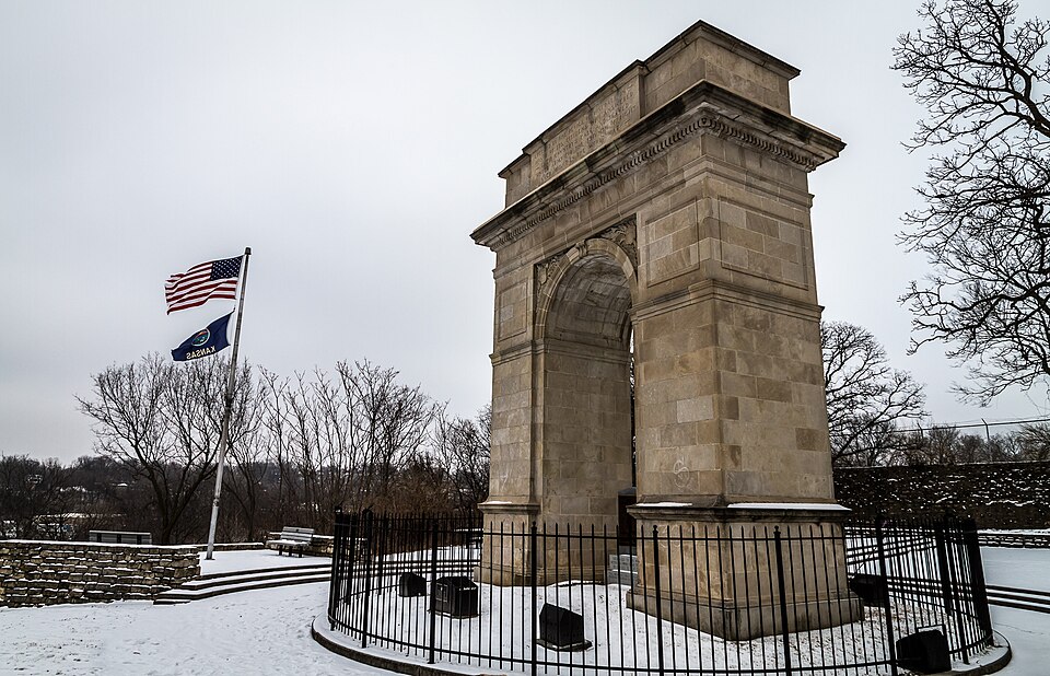 Photograph of Rosedale World War I Memorial Arch