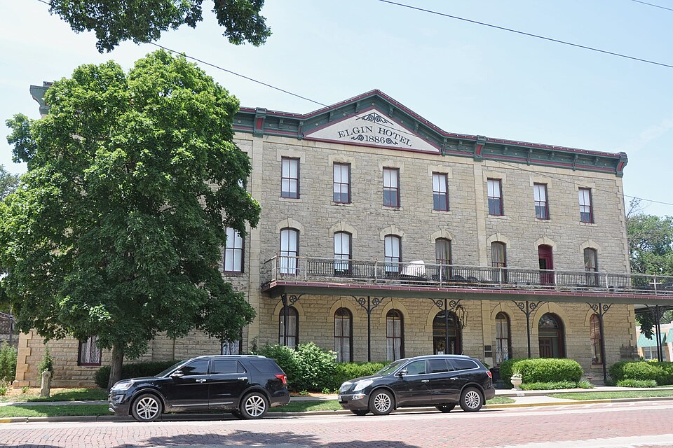 Photograph of Elgin Hotel