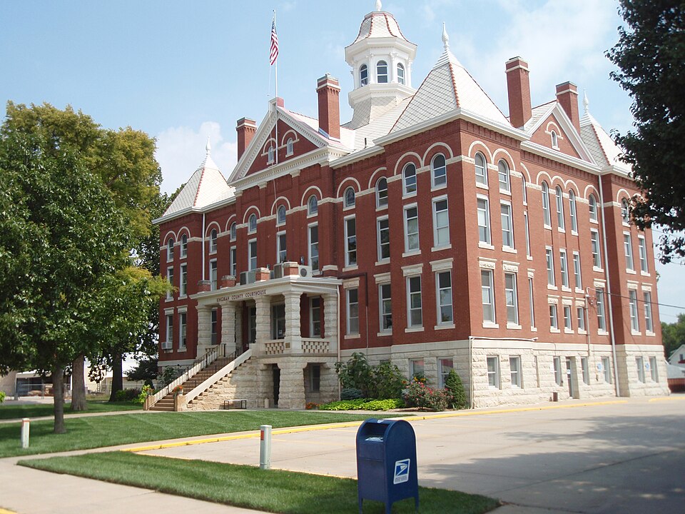 Photograph of Kingman County Courthouse