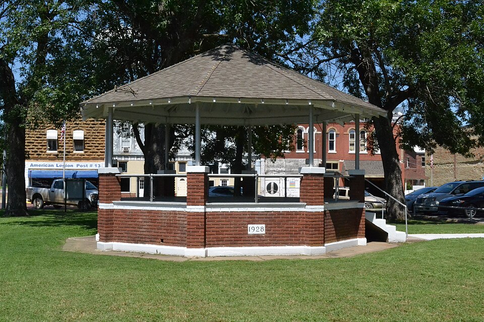 Photograph of Yates Center Courthouse Square Historic District
