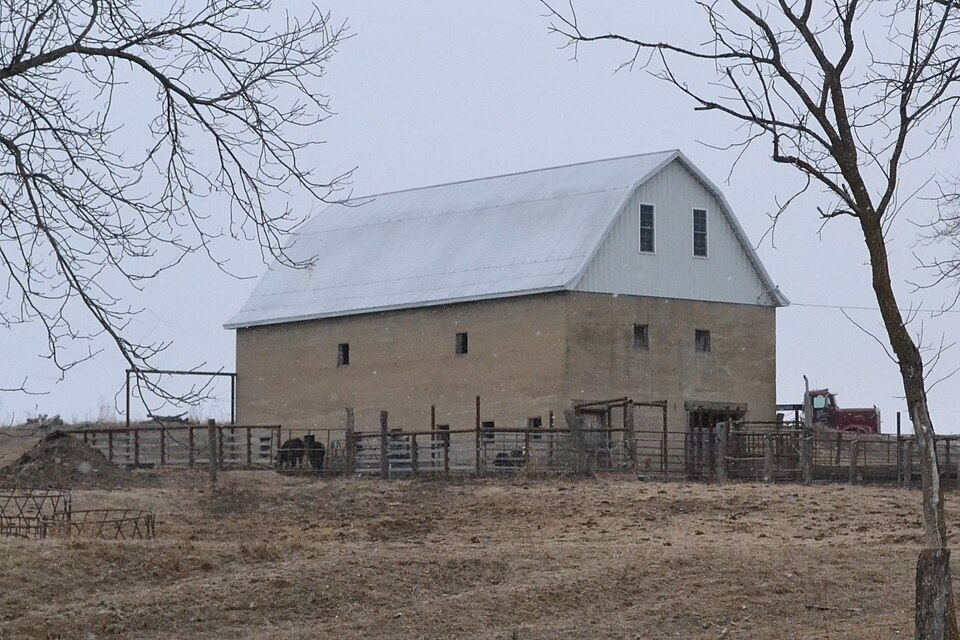Photograph of T.L. White Barn