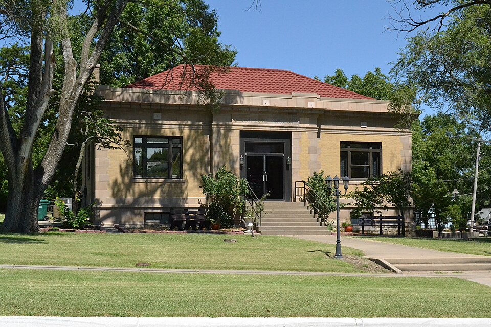 Photograph of Lyndon Carnegie Library