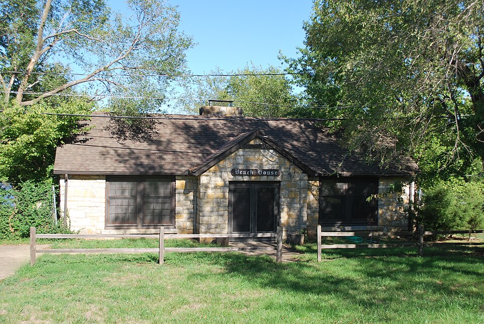 Photograph of WPA Beach House at Gardner Lake