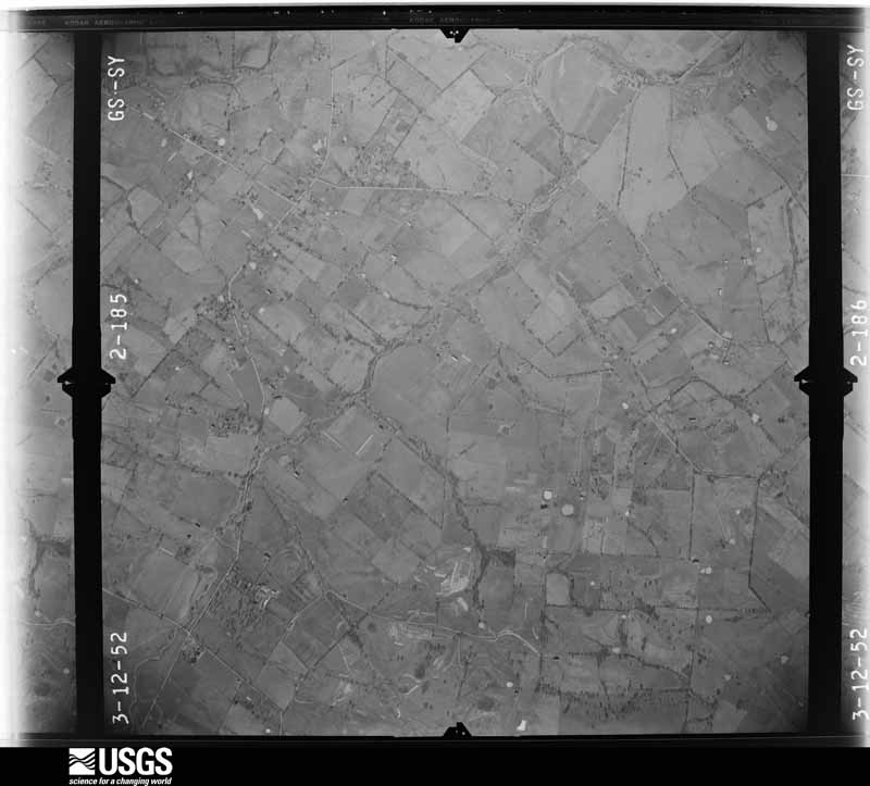 U.S. Geological Survey aerial photograph, 1952-03-01, scale 1:18000