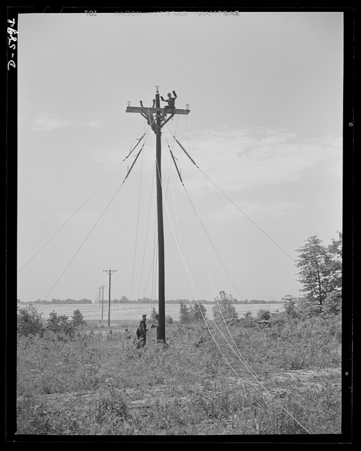 Fort Knox. Electric power line construction. Linemen, the "broadbacks" of the electrical industry, extend a new power line to Fort Knox, Kentucky, where American soldiers are training and hardening for the battles of democracy
