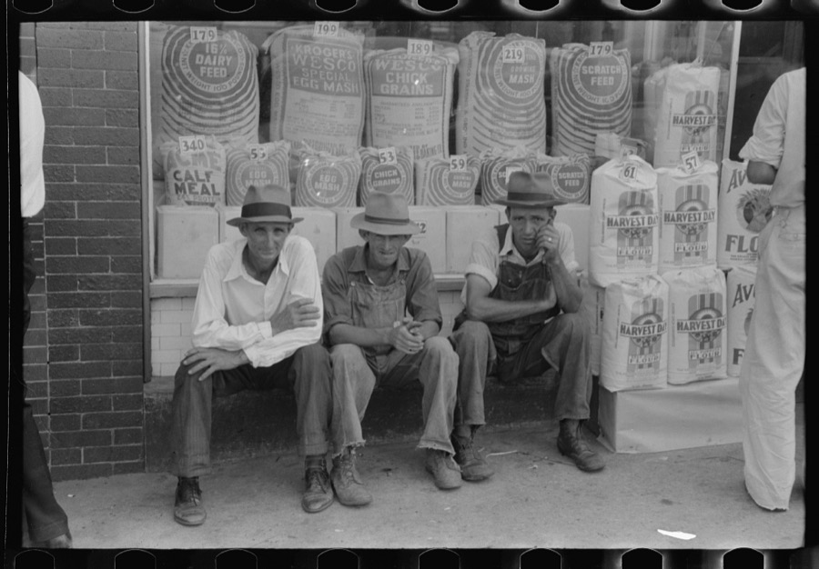 Farmers in front of store on Saturday afternoon in Cave City [actually Horse Cave], Kentucky