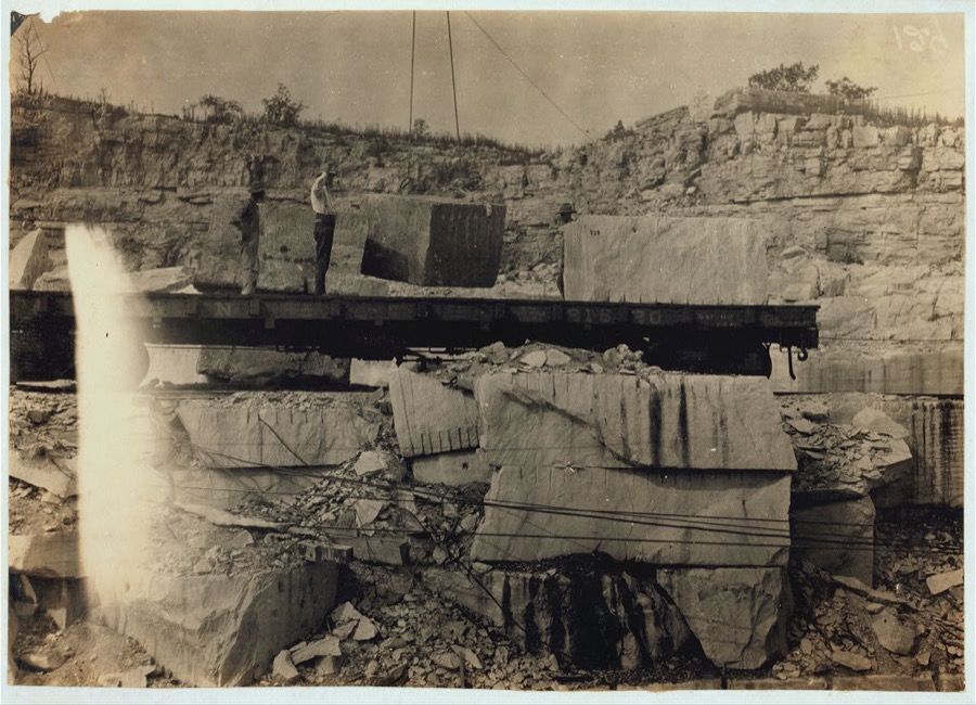 Quarry Scenes. No children were employed.  Location: Warren County--Bowling Green [vicinity], Kentucky
