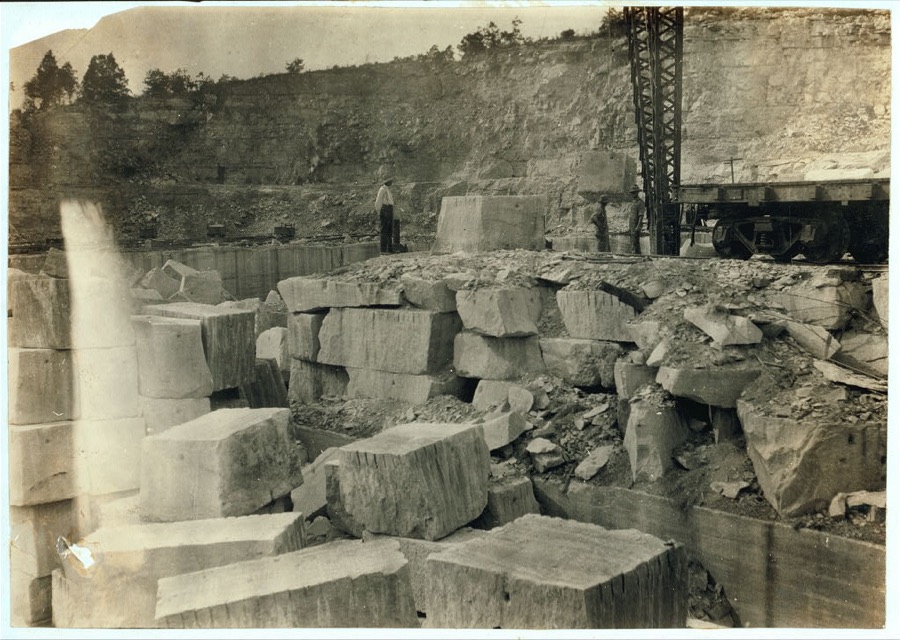 Quarry scenes. No children were employed.  Location: Warren County--Bowling Green [vicinity], Kentucky