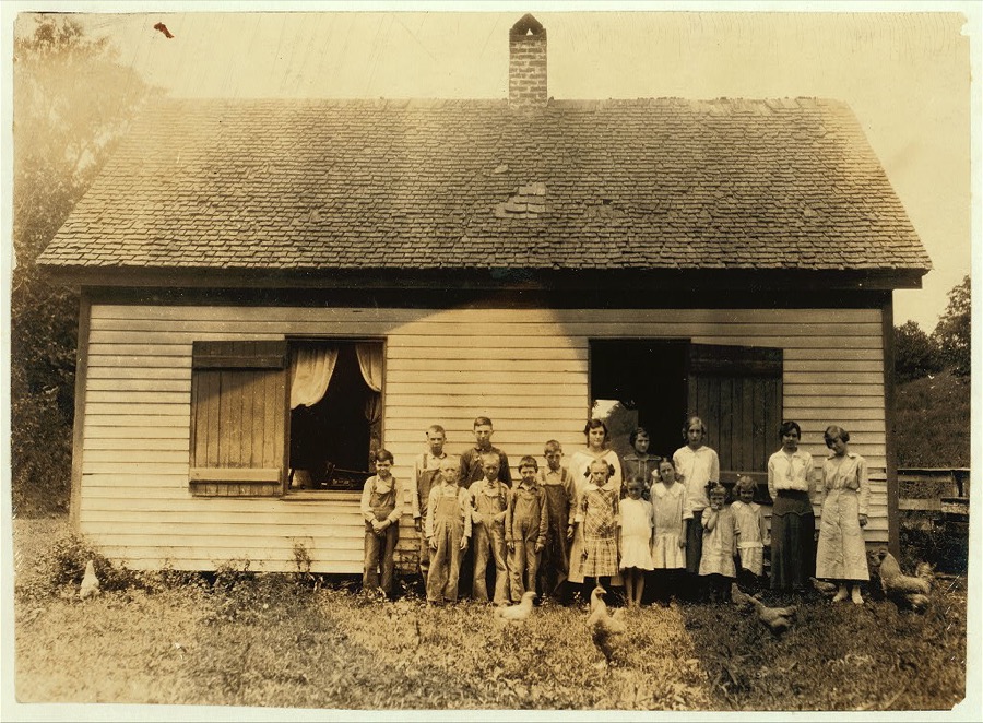 A Kentucky school. Name and data to be added later if possible. Lewis W. Hine. [in another handwriting:] Bush School, Clark Co., Ky.  Location: Clark County--Winchester, Kentucky