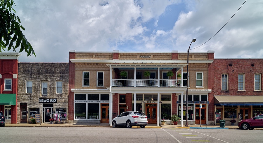 Portion of a downtown block in Franklin, Kentucky
