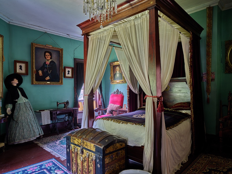 Canopied bed in Octagon Hall, an eight-sided antebellum mansion in Franklin, Kentucky, just above the Tennessee border