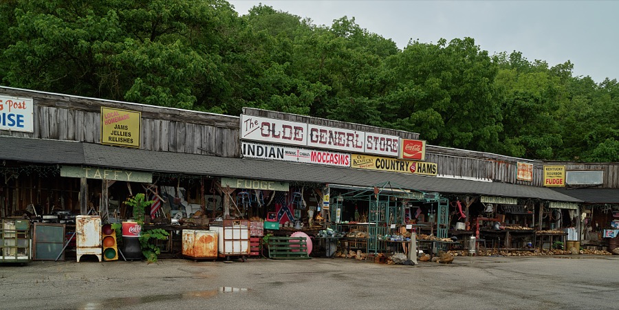 The Olde General Store, which is really an expanded sourvenir shop, is one of several old-style roadside attractions in tiny Cave City, Kentucky, which is also home to a number of vintage hostelries for weary traveling families near Mammoth Cave National Park, one of the earliest tourist attrations in America