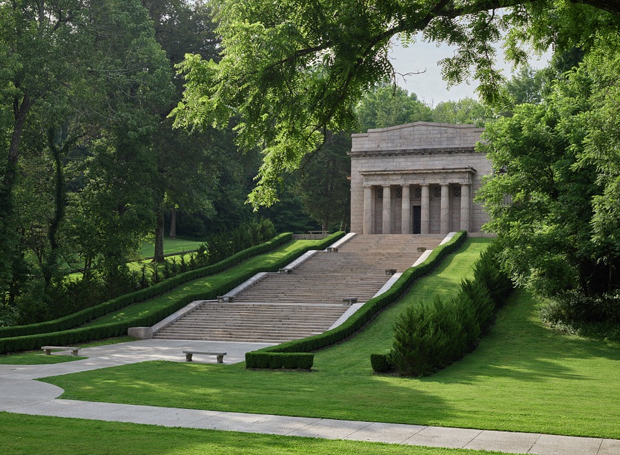 Memorial to U.S. President Abraham Lincoln at the Lincoln Birthplace site in Hodgenville, Kentucky