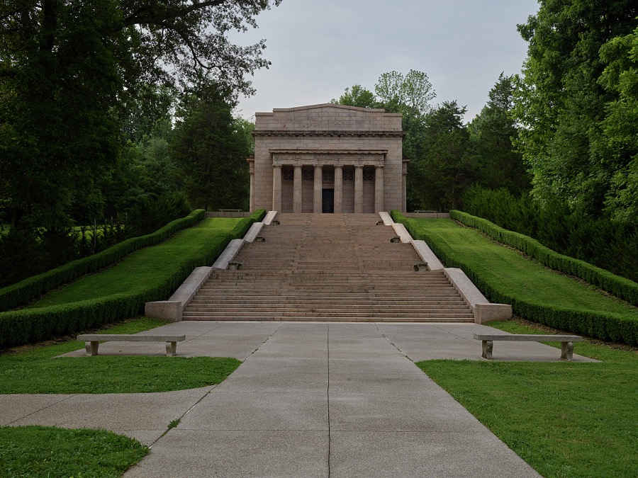 Memorial to U.S. President Abraham Lincoln at the Lincoln Birthplace site in Hodgenville, Kentucky
