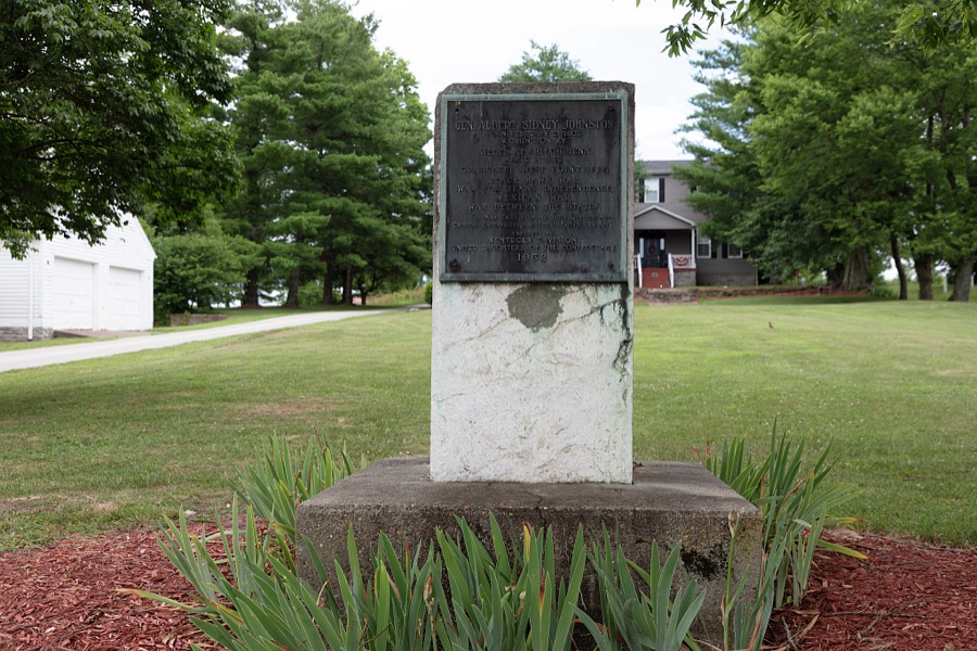 The 1932 Daughters of the Confederacy marker denoting the birthplace of Albert Sidney Johnston in Old Washington, once a stand-alone Kentucky settlement now (as of 2020) incorporated into the Ohio River city of Maysville