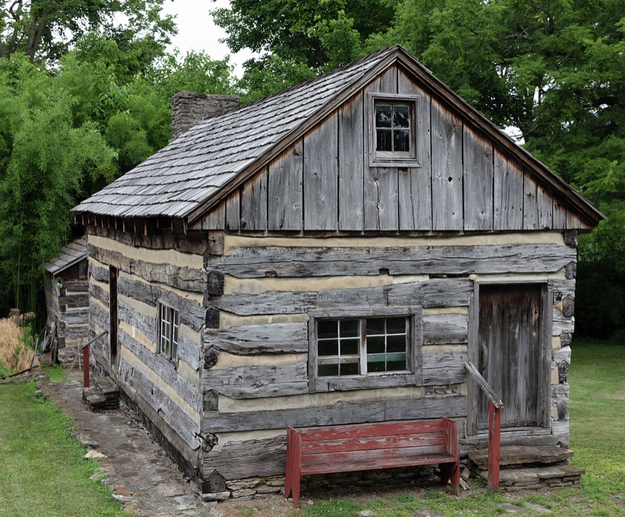 The log cabin home of local storekeeper Simon Kenton in Old Washington, once a stand-alone Kentucky settlement now (as of 2020) incorporated into the Ohio River city of Maysville