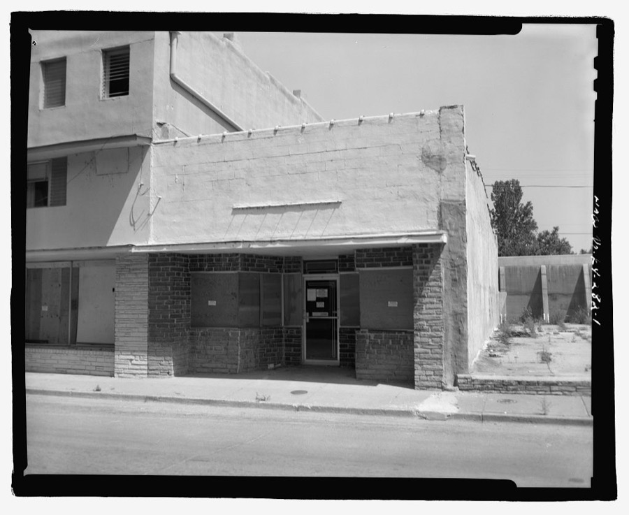 Hickman Outlet Building, 200 Block of Clinton Street, Hickman, Fulton County, KY