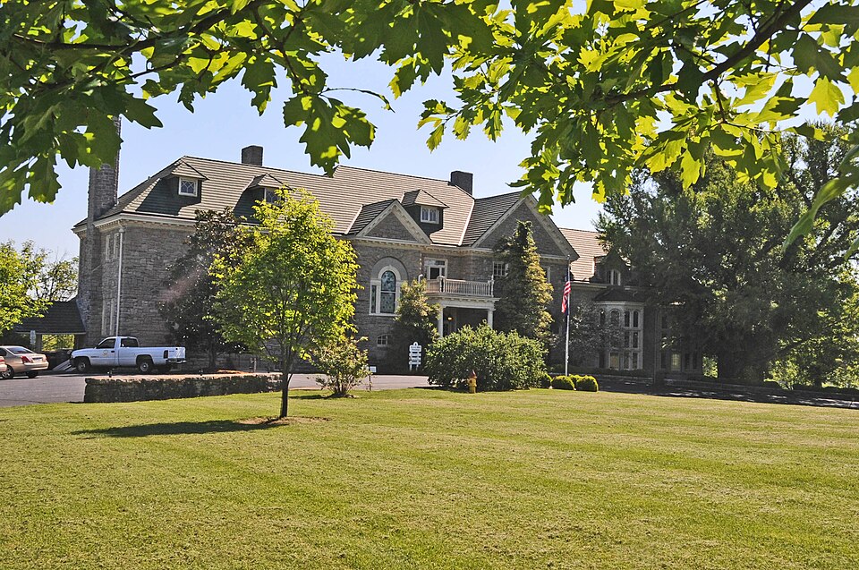 Photograph of Berry Mansion