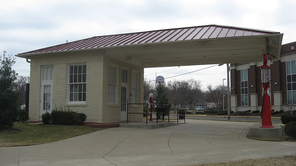Photograph of Standard Oil Company Filling Station