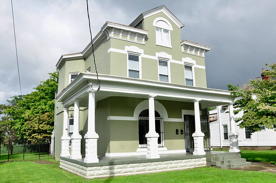 Photograph of Roscoe Goose House