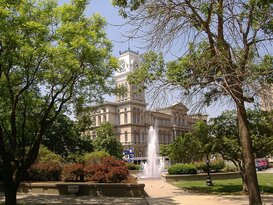 Photograph of Louisville City Hall