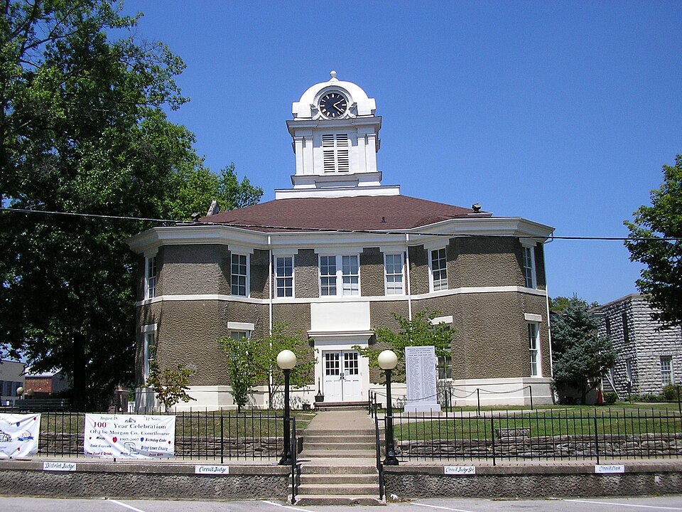 Photograph of Morgan County Courthouse