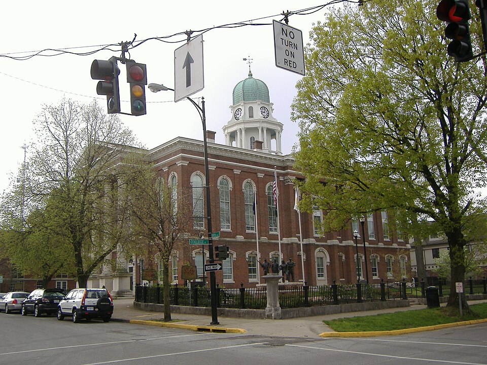 Photograph of Warren County Courthouse