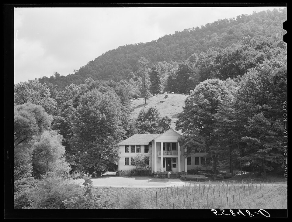 Photograph of Pine Mountain Settlement School