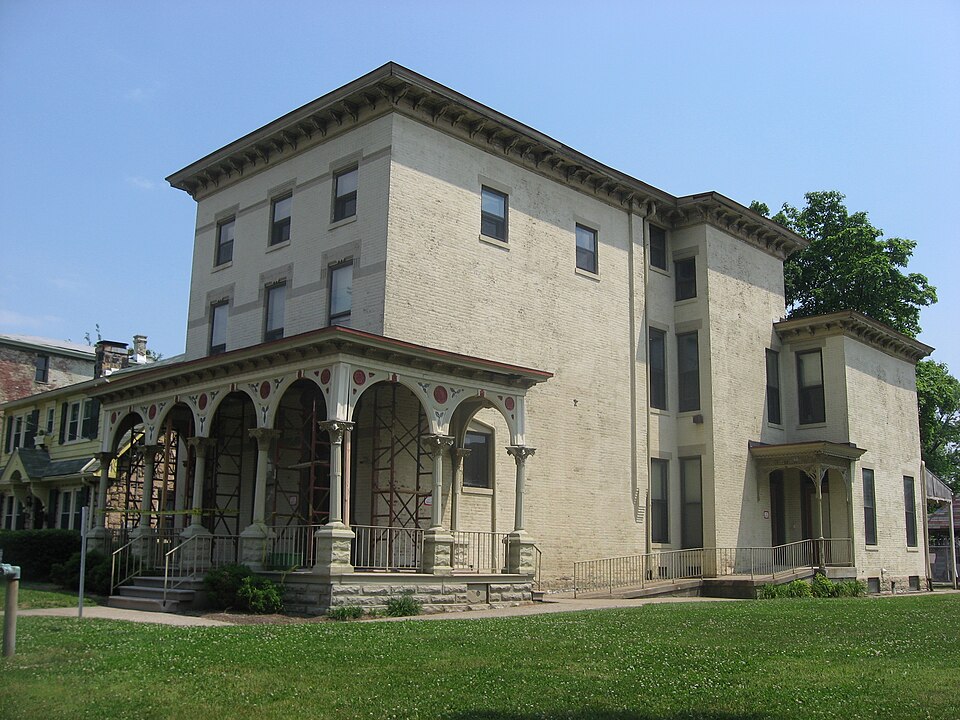 Photograph of Doerhoefer-Hampton House