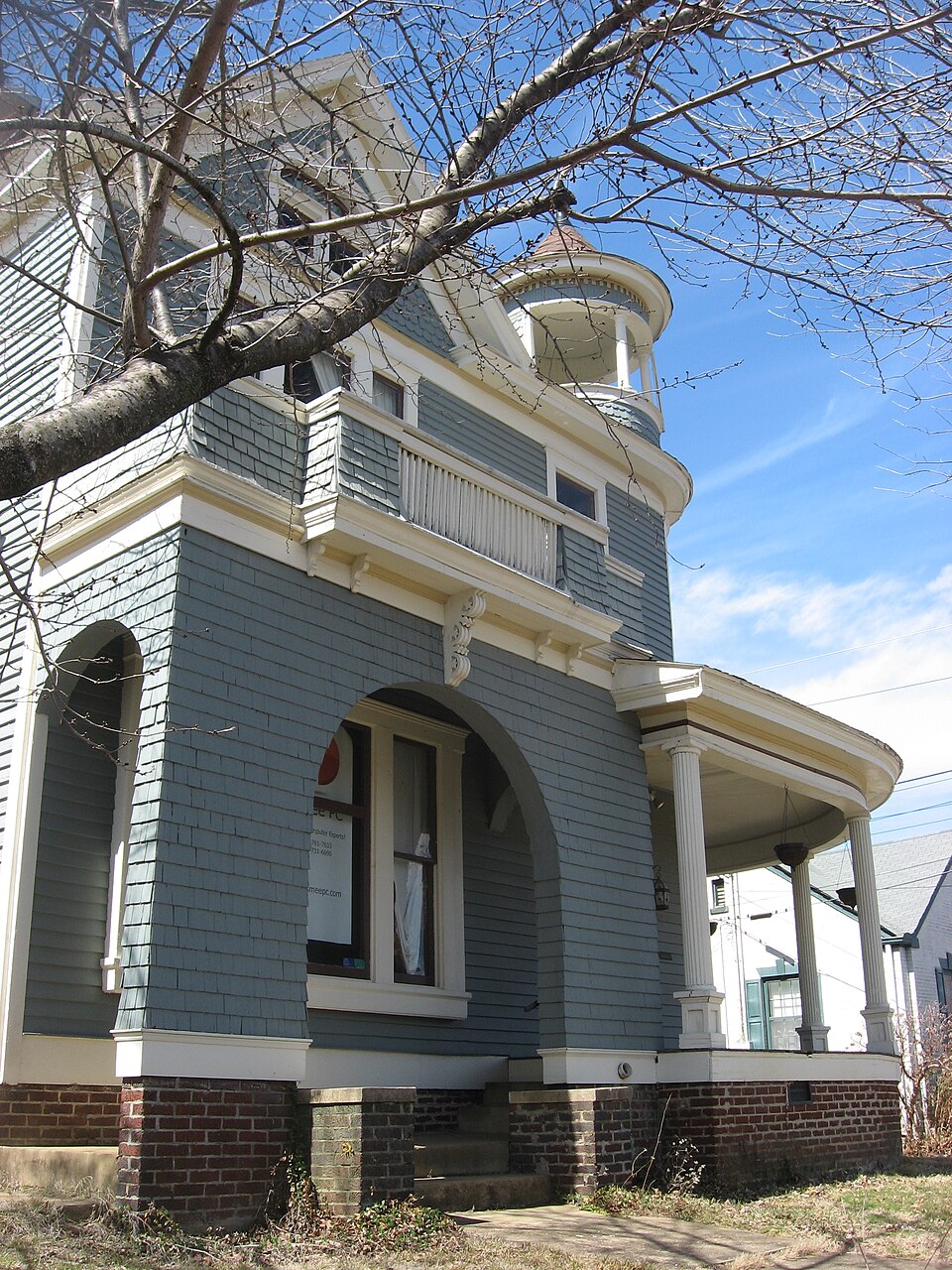 Photograph of Will Linn House