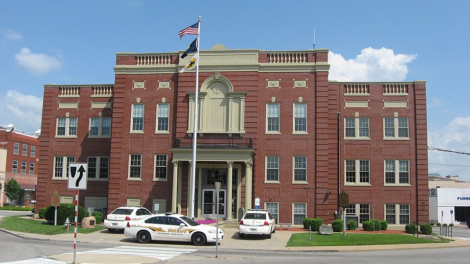 Photograph of Elizabethtown Courthouse Square and Commercial District