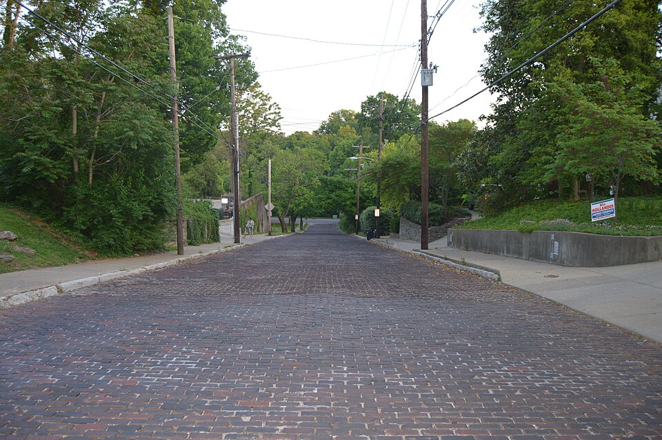 Photograph of Peterson Avenue Hill