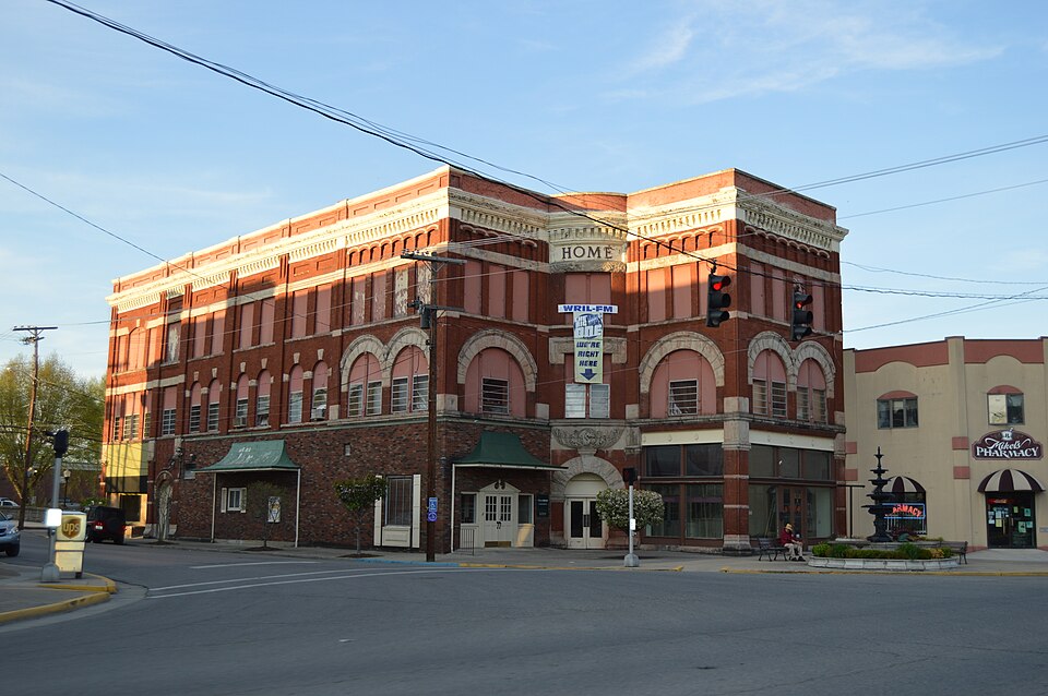 Photograph of Middlesboro Downtown Commercial District