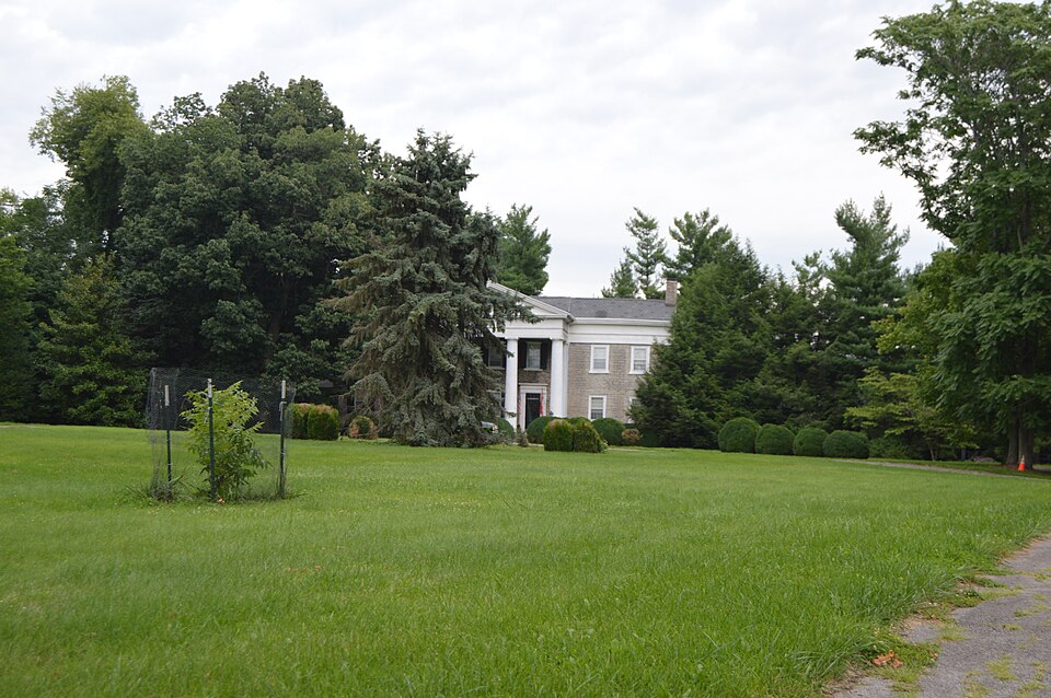 Photograph of Crow-Barbee House