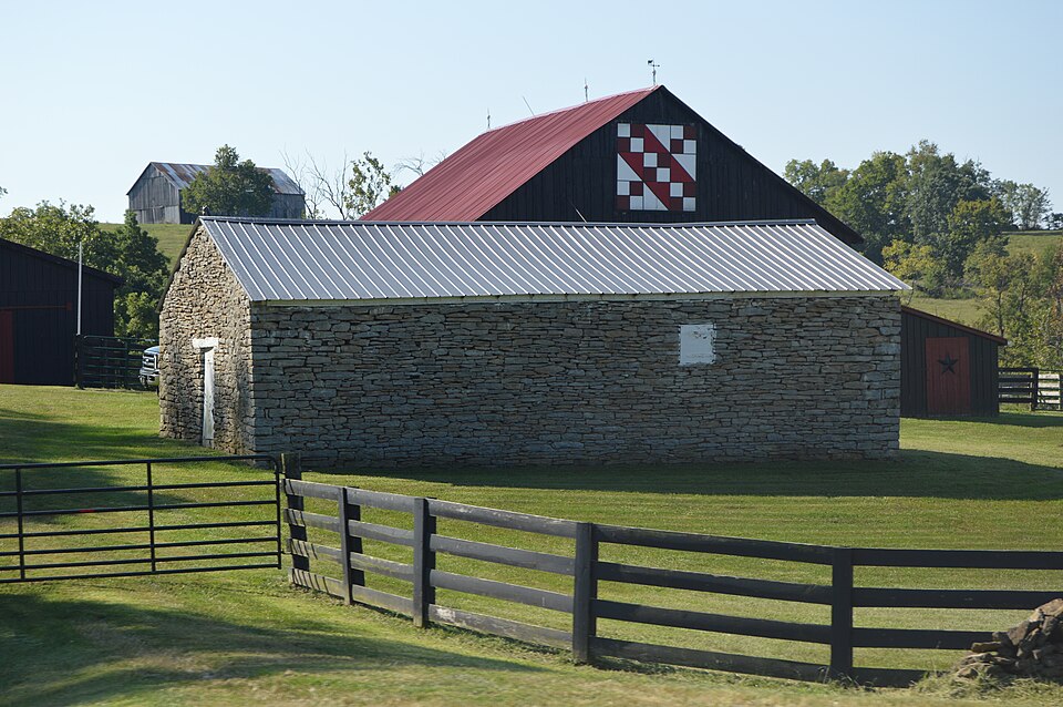Photograph of Stone Barn on Brushy Creek