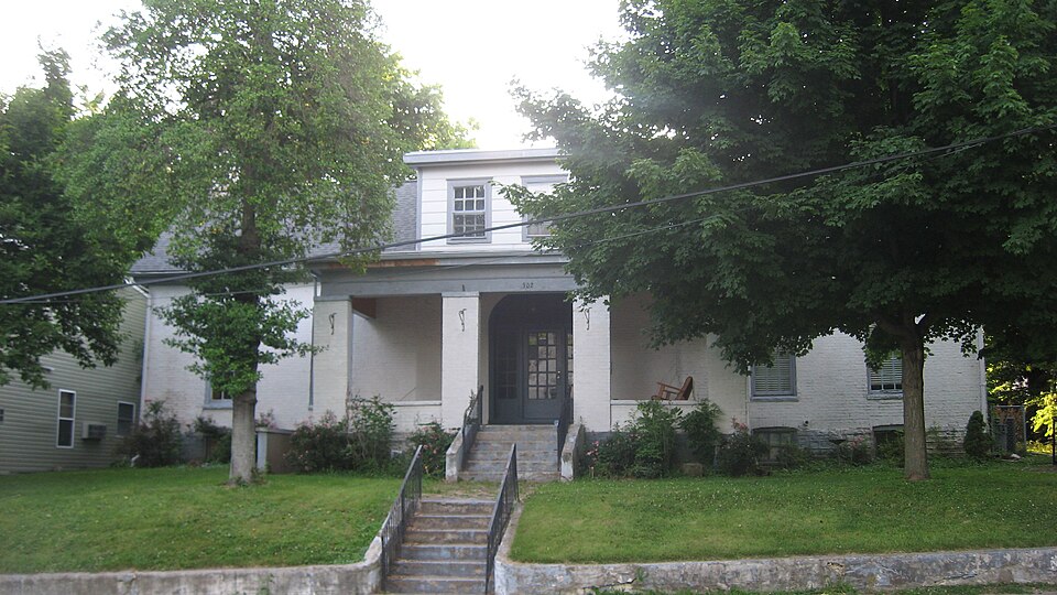 Photograph of Squire Turner House