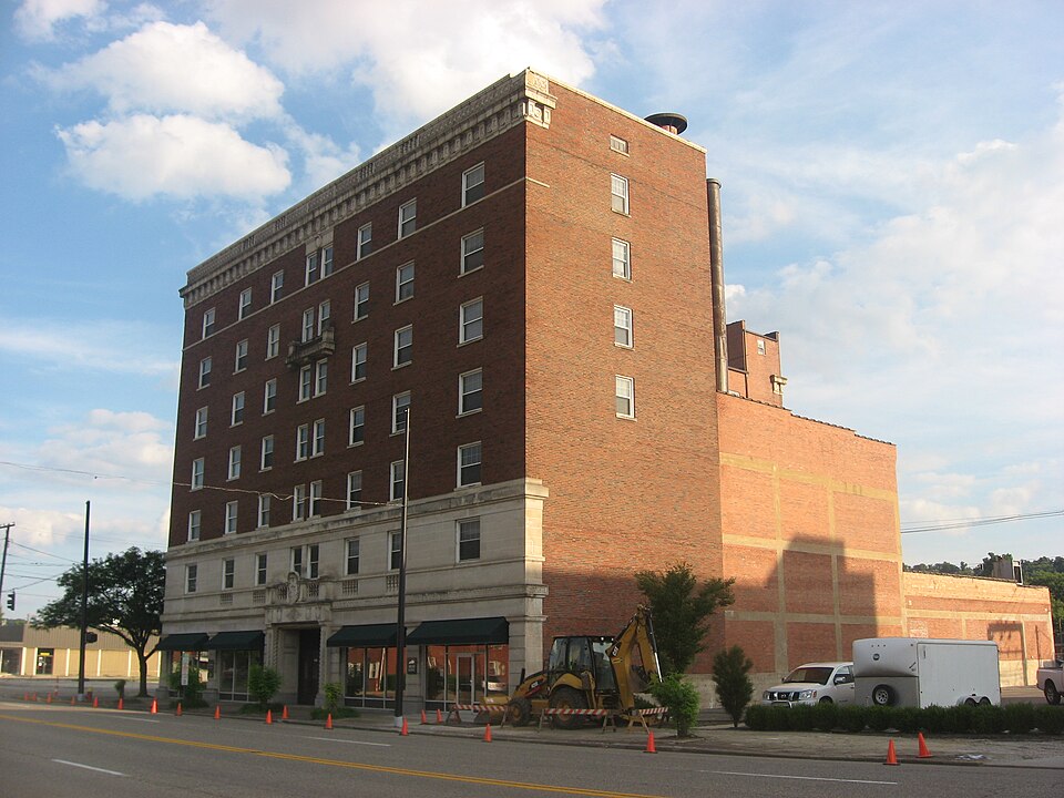 Photograph of Henry Clay Hotel