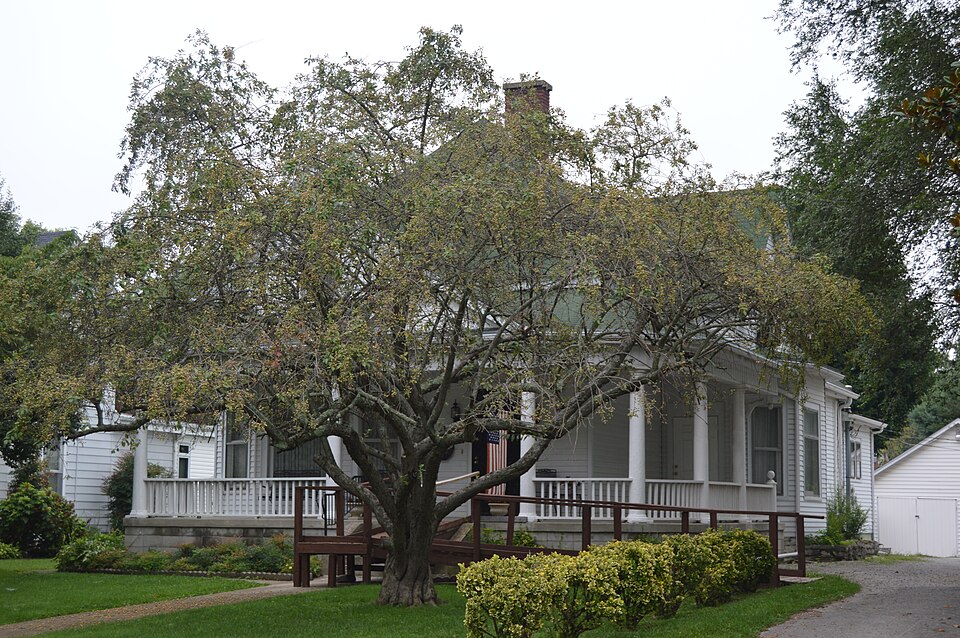 Photograph of Morrow House