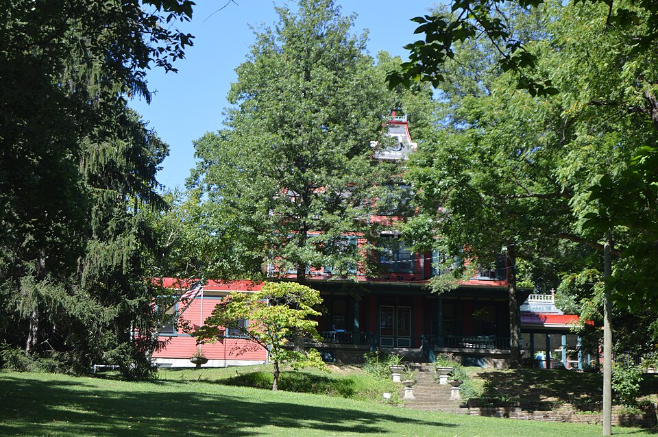 Photograph of Foote-Fister Mansion